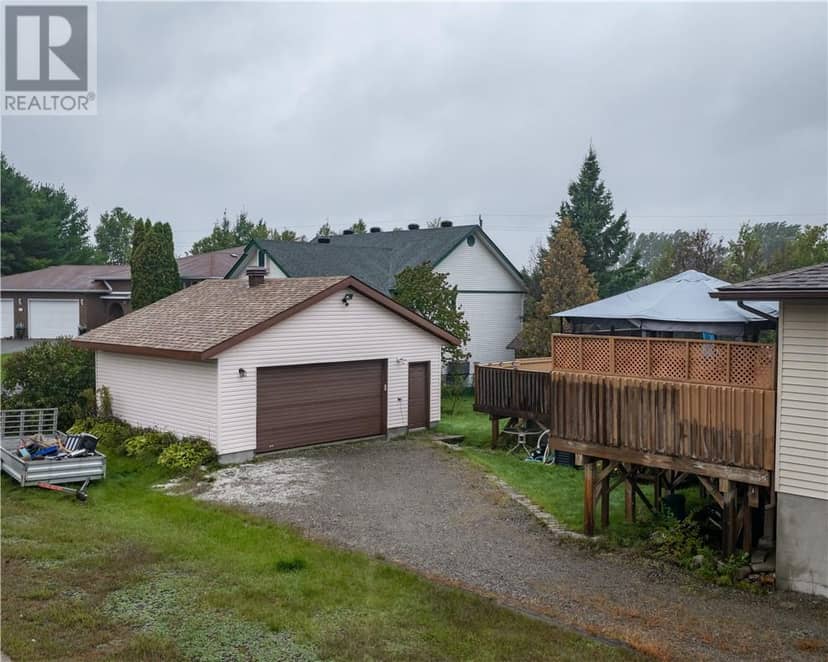 29 Carr Avenue — photo 26 of 28