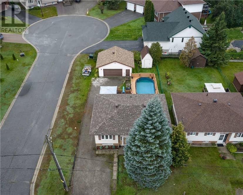 29 Carr Avenue — photo 28 of 28