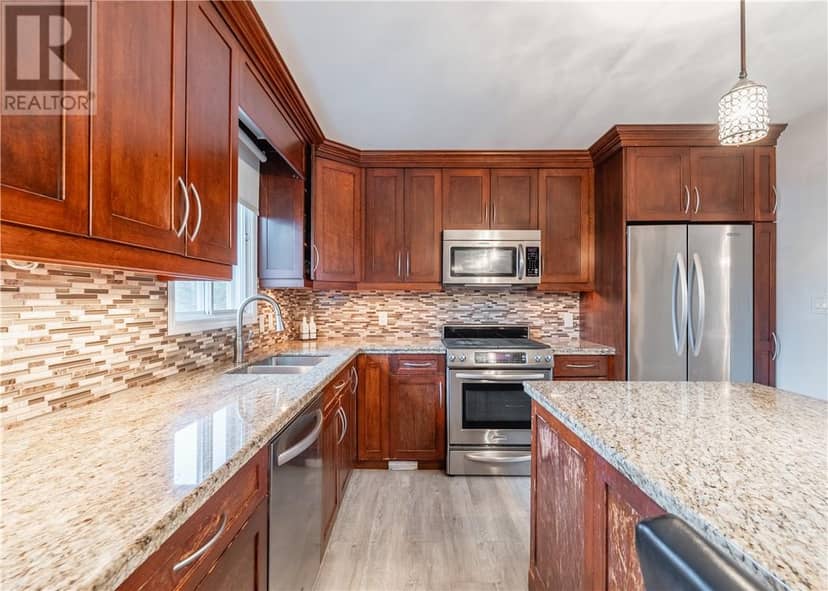 29 Carr Avenue — photo 9 of 28