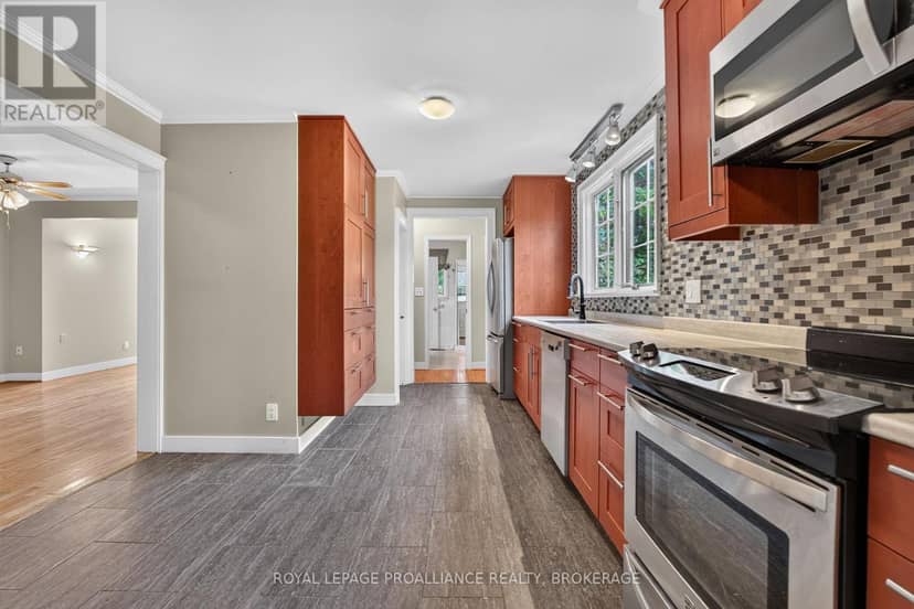 364 Glengarry Road — photo 11 of 36