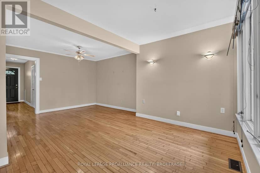 364 Glengarry Road — photo 17 of 36