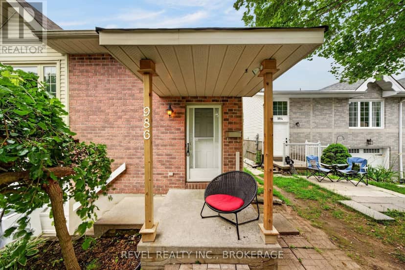 986 Killarney Crescent — photo 1 of 40