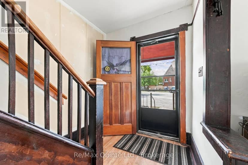 26 Strachan Street, Belleville, photo 4