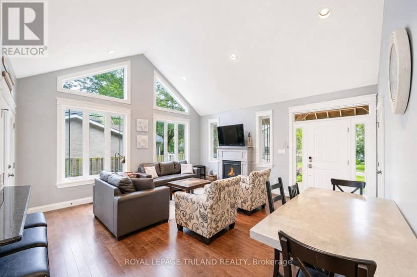 71288 Elm Street, Bluewater, photo 3