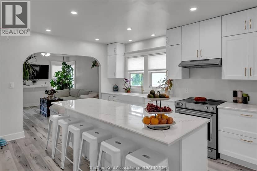 1134 Elizabeth STREET — photo 15 of 40