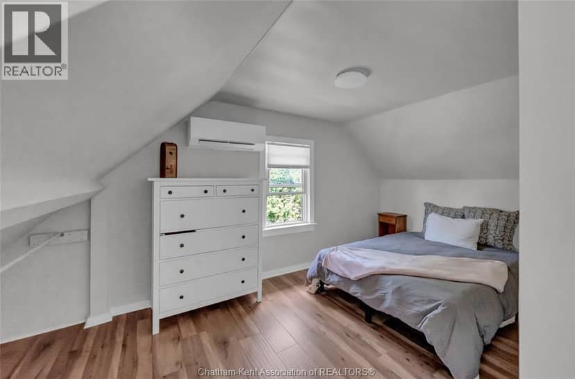1134 Elizabeth STREET — photo 32 of 40