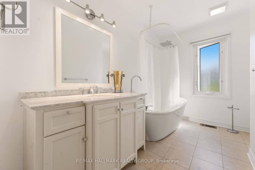 1441 Talcy Crescent — photo 34 of 40