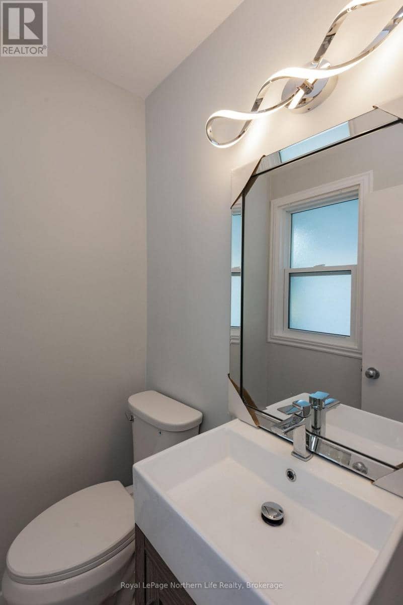 840 McLaren Street — photo 16 of 40