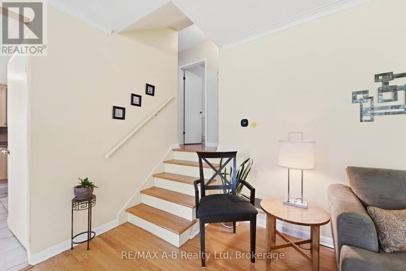 164 Redford Crescent — photo 10 of 23