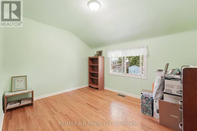 164 Redford Crescent — photo 15 of 23