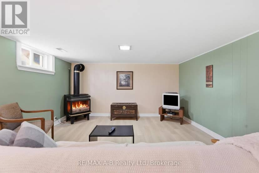 164 Redford Crescent — photo 18 of 23
