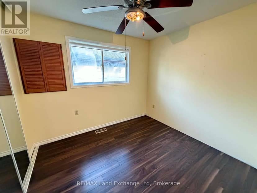 44 Briarwood Crescent — photo 11 of 22