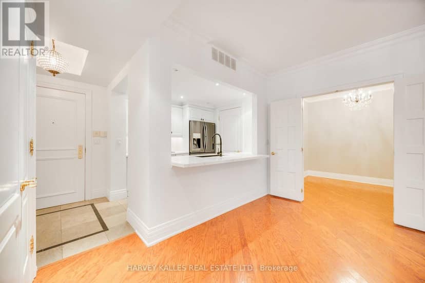 201 - 33 Delisle Avenue — photo 4 of 40
