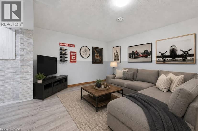 27 DAWSON Drive — photo 19 of 37