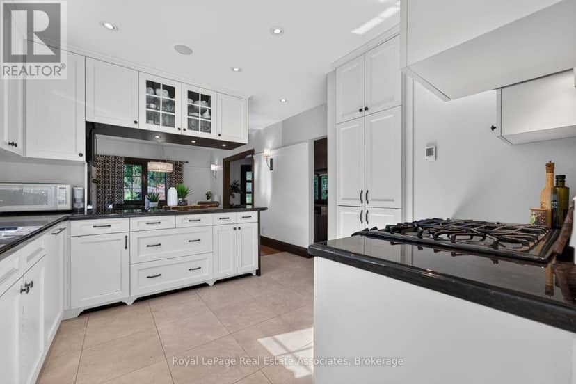 33 Ben Machree Drive — photo 14 of 40