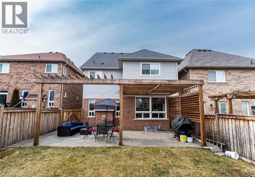 47 HAWKE Crescent — photo 38 of 40