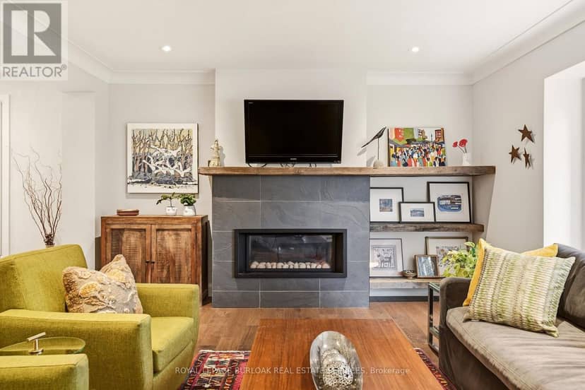 387 Valanna Crescent — photo 11 of 40