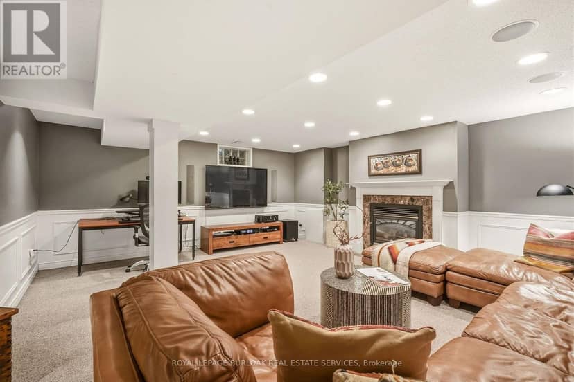 387 Valanna Crescent — photo 31 of 40