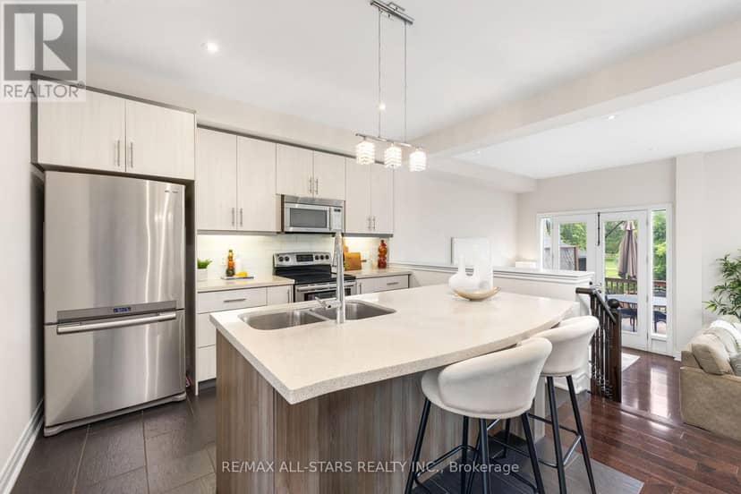1113B Islington Avenue — photo 9 of 40