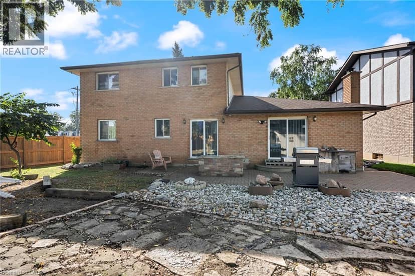 8 BECKETT Drive — photo 24 of 31