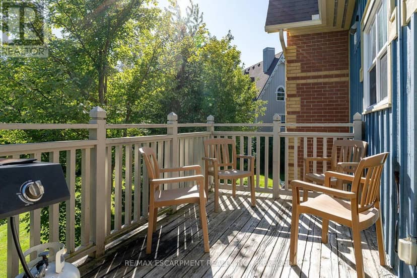 207 - 184 Snowbridge Way — photo 14 of 40