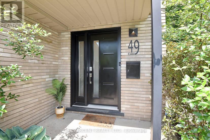49 Park Street E, Hamilton, photo 2