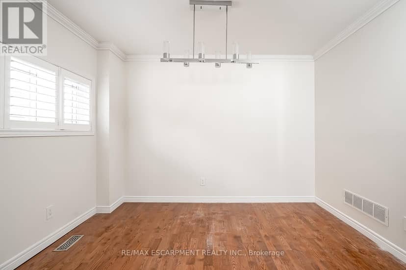 65 Kenilworth Avenue S — photo 12 of 40