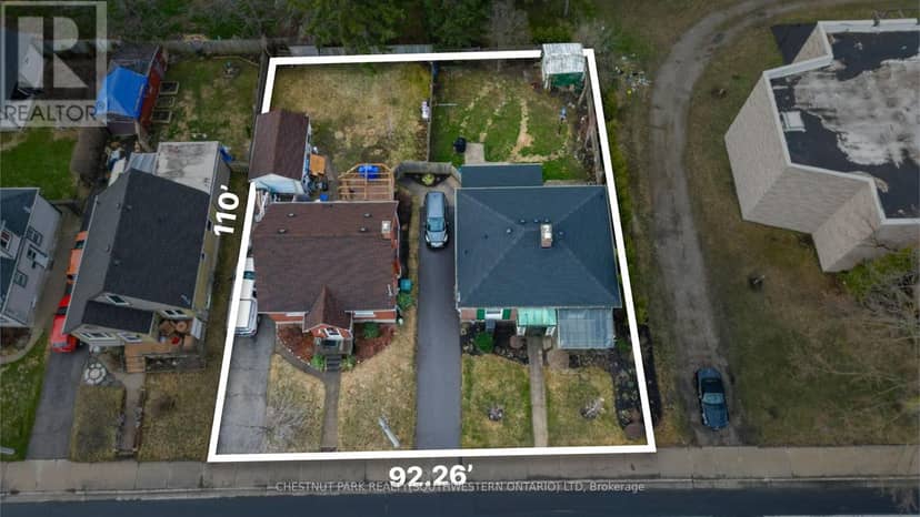 139 Stirling Avenue — photo 4 of 7