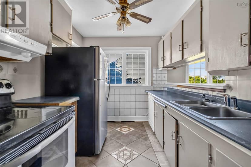 12 Auburn Avenue — photo 10 of 22
