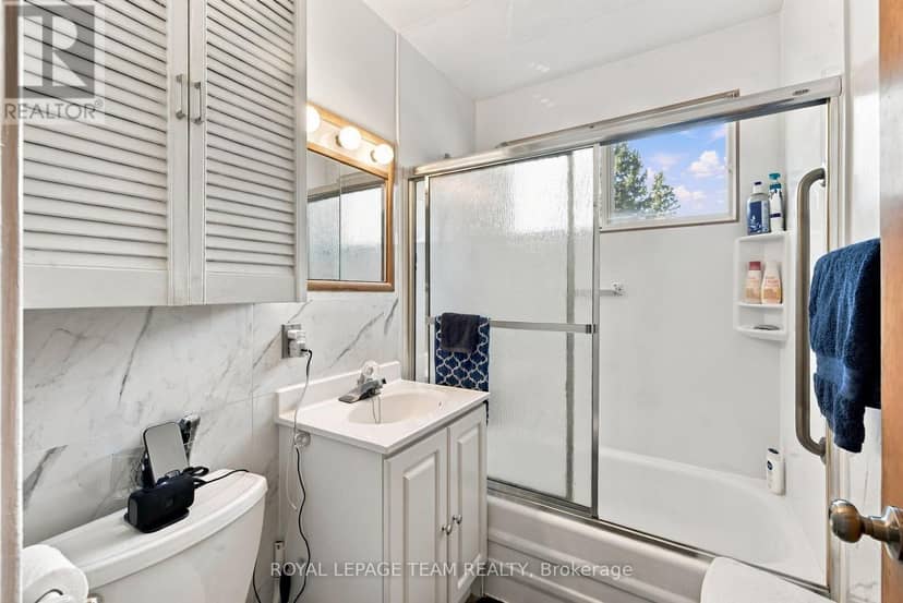 2587 Roman Avenue — photo 13 of 30