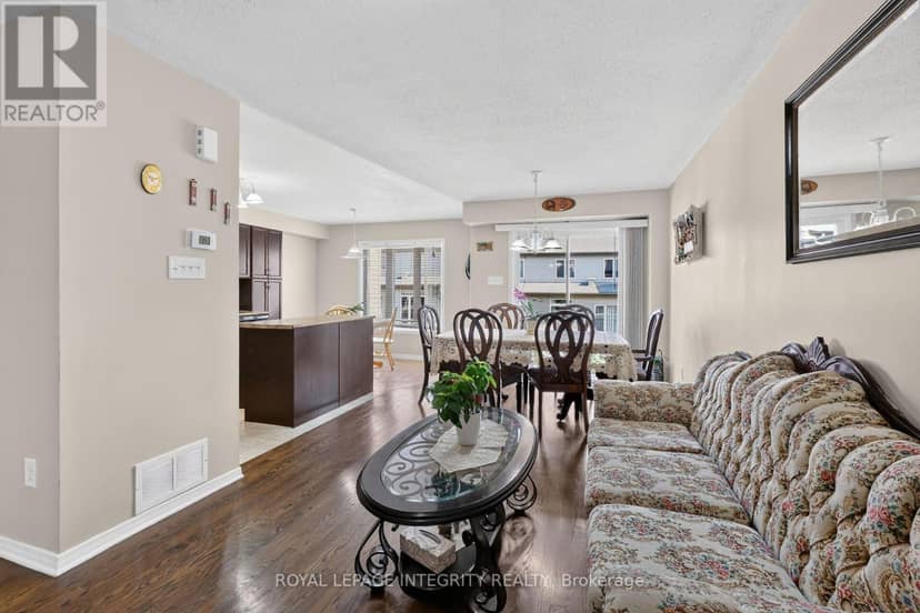 343 Rolling Meadow Crescent — photo 11 of 40
