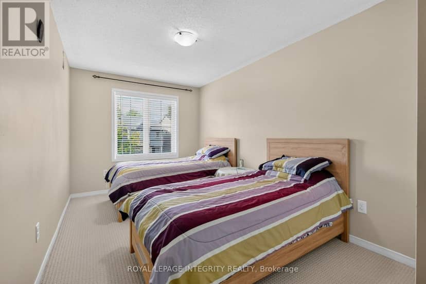 343 Rolling Meadow Crescent — photo 25 of 40