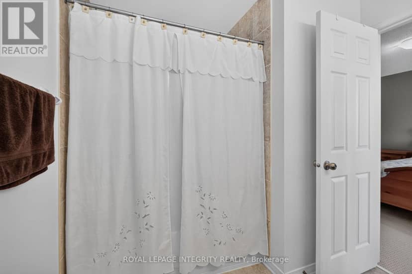 343 Rolling Meadow Crescent — photo 38 of 40