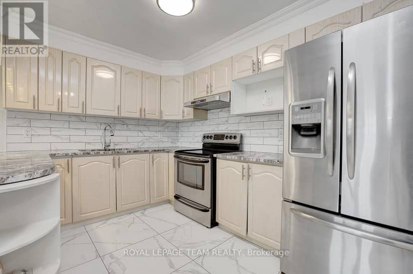 1208 - 158A McArthur Avenue — photo 16 of 40