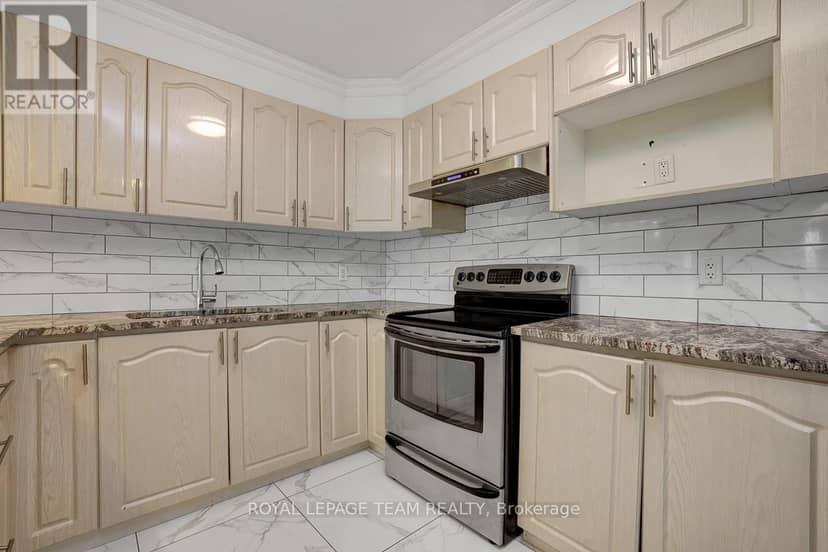 1208 - 158A McArthur Avenue — photo 17 of 40
