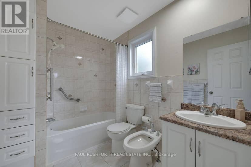34 Brenda Crescent — photo 23 of 40