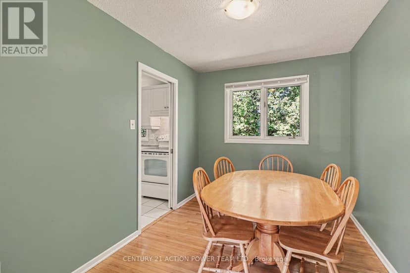 303 Hoylake Crescent — photo 11 of 35