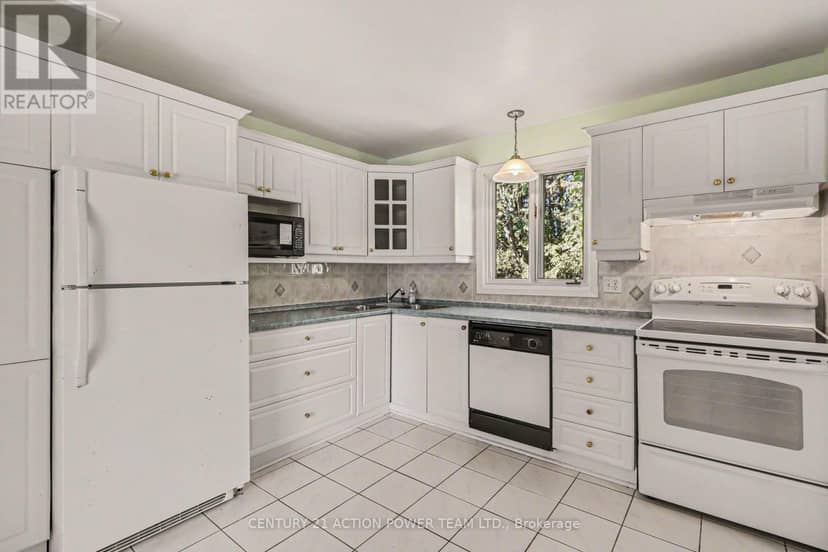 303 Hoylake Crescent — photo 15 of 35