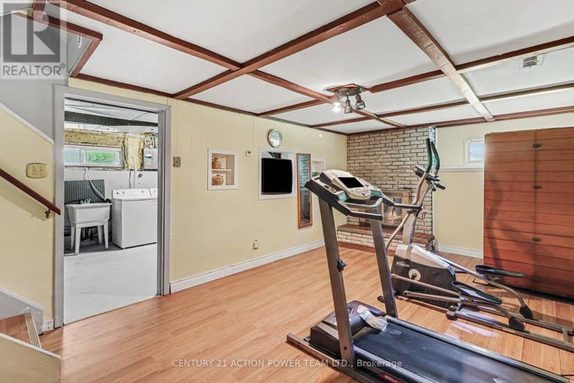 303 Hoylake Crescent — photo 23 of 35