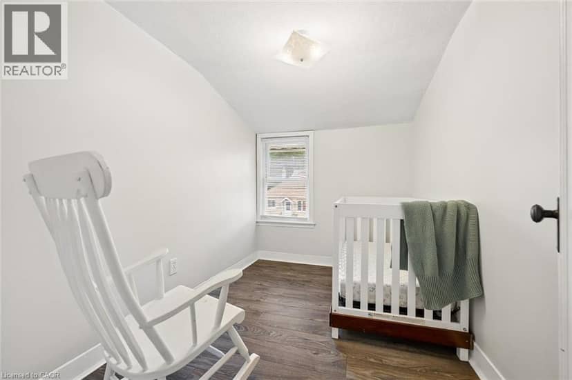 195 VICTORIA Avenue S — photo 19 of 34