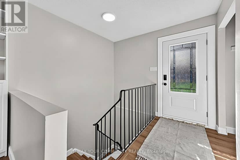 239 Sunset Crescent — photo 3 of 35