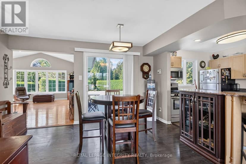 2913 Danbury Way — photo 10 of 40