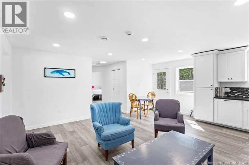 194 Upper Woodlands Road — photo 18 of 40