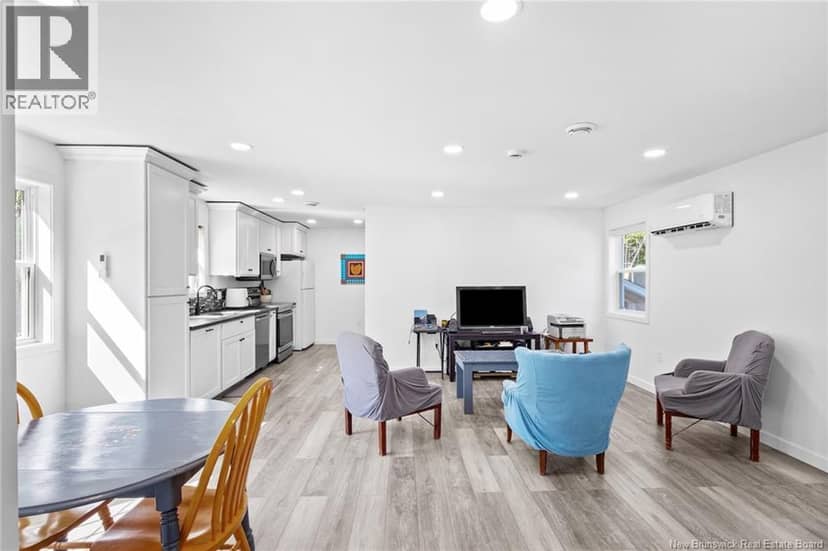 194 Upper Woodlands Road — photo 15 of 40