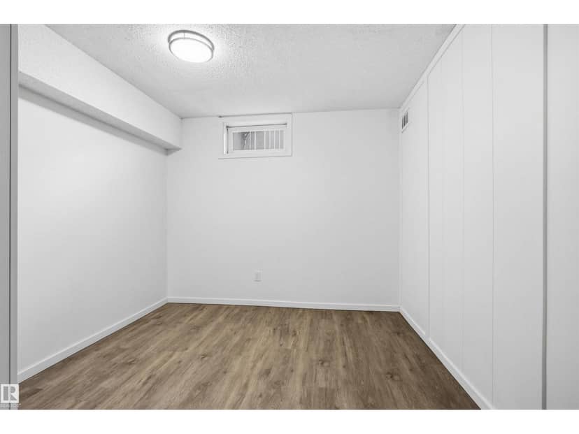 3803 12 AV NW — photo 39 of 40