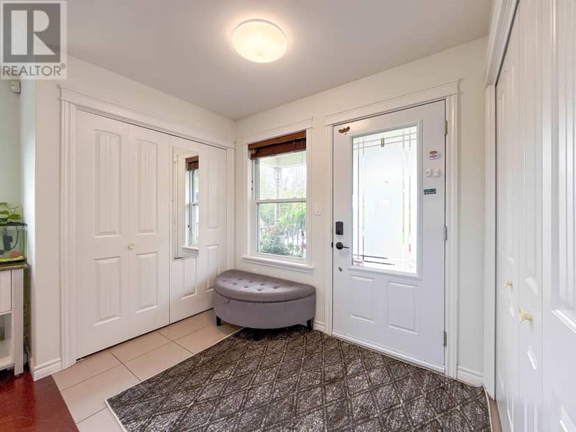 9055 Cavendish Road — photo 4 of 40