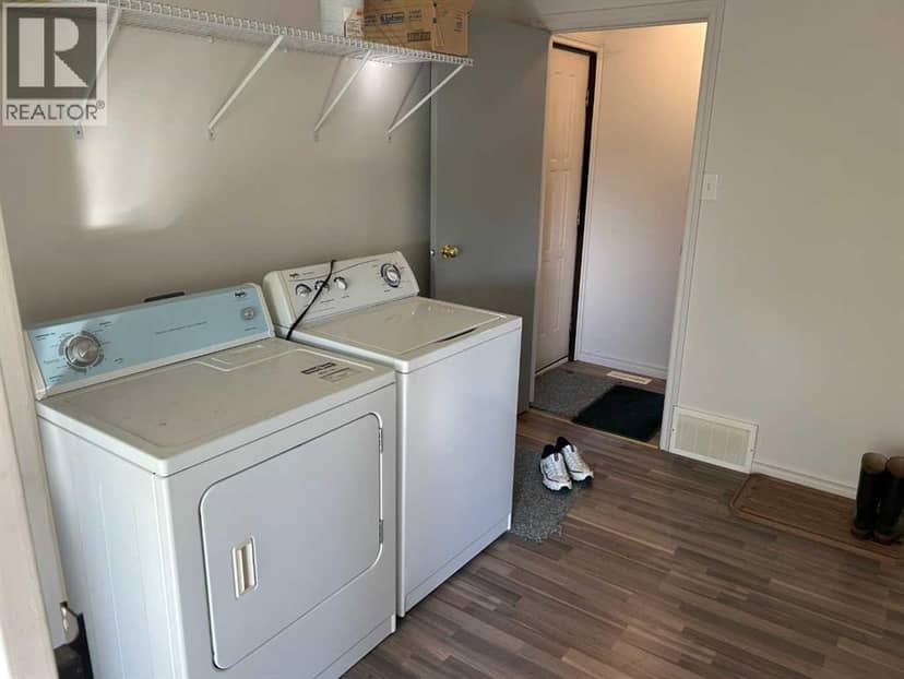 302 Main Street — photo 19 of 25