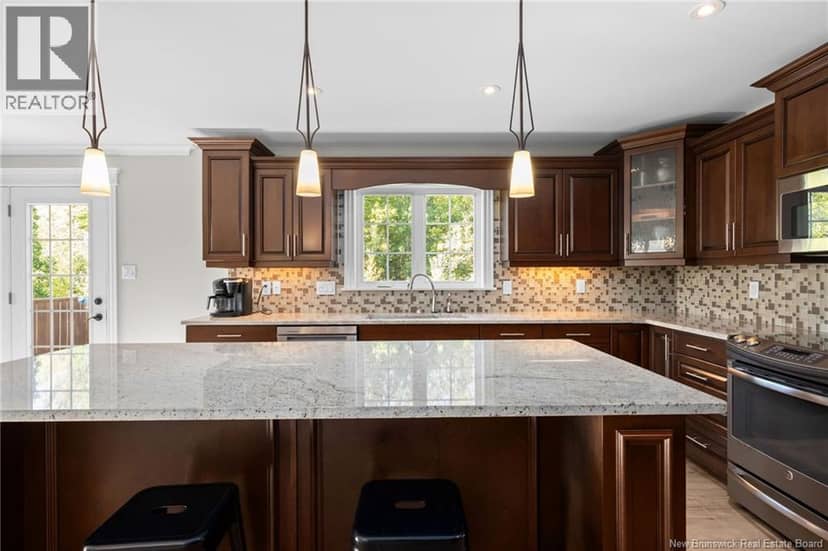 197 Amiens Drive — photo 11 of 40