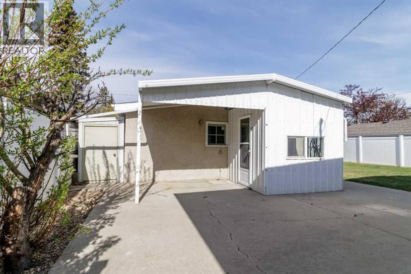 3210 43 Avenue — photo 32 of 40