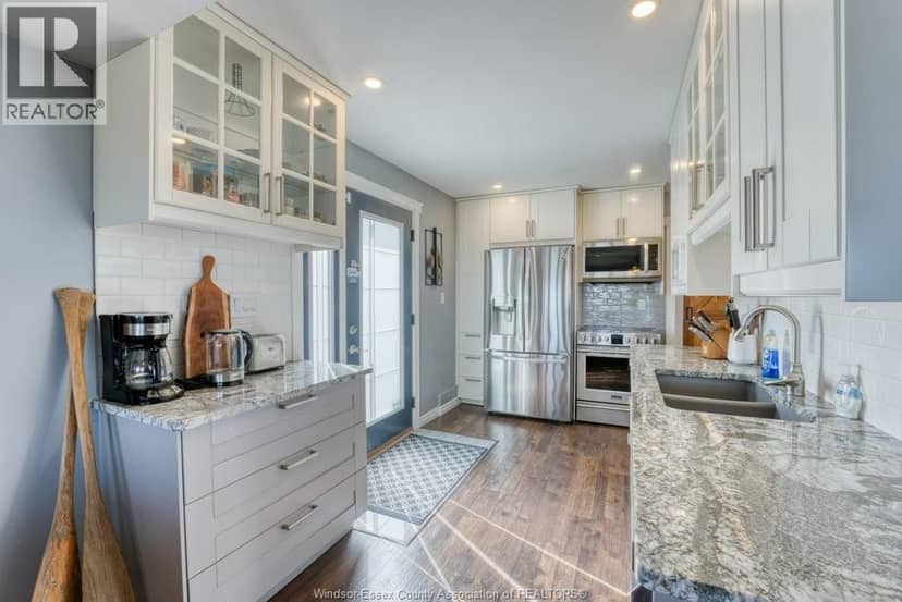 1288 Shoreline Avenue — photo 5 of 40
